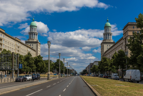 Ready to run through one of the trendiest districts in Berlin? Follow the historic Karl-Marx-Allee, then discover the quirky Computerspielemuseum and the extraordinary Berliner Kriminal Theater. 