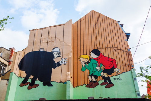 It is in Brussels that the most famous comic strip characters are born. Explore the streets of the capital to discover fantastic murals paying tribute to Tintin, the Smurfs, Astérix, Corto Maltese, and Lucky Luke. A treat for all the family!