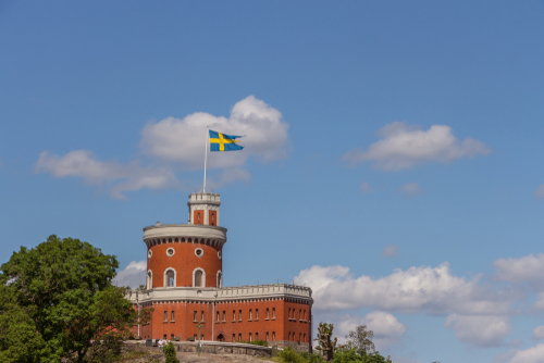 Discover the little islands of Skeppsholmen and Kastellholmen, with a little passage through the city centre. On the itinerary: The Nationalmuseum, the Modern Art Museum, and the Kastellet. 