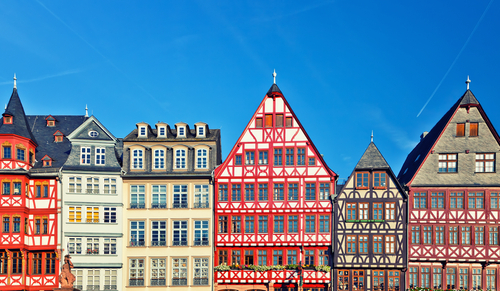 With this Smart Run, discover Frankfurt's wonderful architecture, as well as the museums, the churches, the shopping centre, and both sides of the River Main.