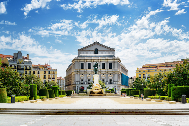 From the Paseo del Prado to the Almudena Cathedral, it's time to visit the centre of Madrid. You will come across the Espacio Fundación Telefónica, Saint Michael's Basilica and the Casa de Cervantes. 