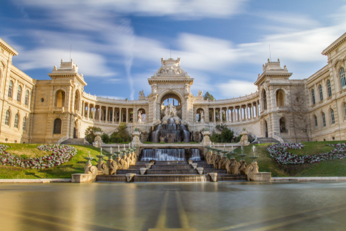 Venture to the east of the historic centre of Marseille, and let yourself be guided from the sublime Palais Longchamp to the Saint-Charles station past La Friche de la Belle de Mai.