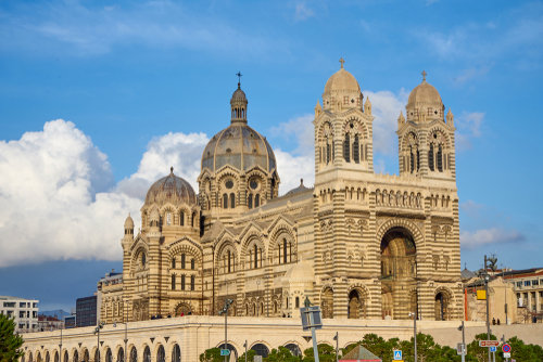 Climb up to Notre-Dame de la Garde for the most amazing view over Marseille, you won't be able to resist exploring more! So off you go on a historic tour of the town, along the city's oldest streets, such as the Cannebière.