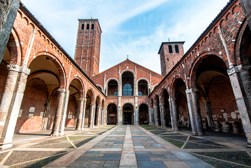 Ready for an unforgettable experience? Potter down Milan's famous canals, hop over the Porta Ticinese, and admire the many impressive religious buildings.