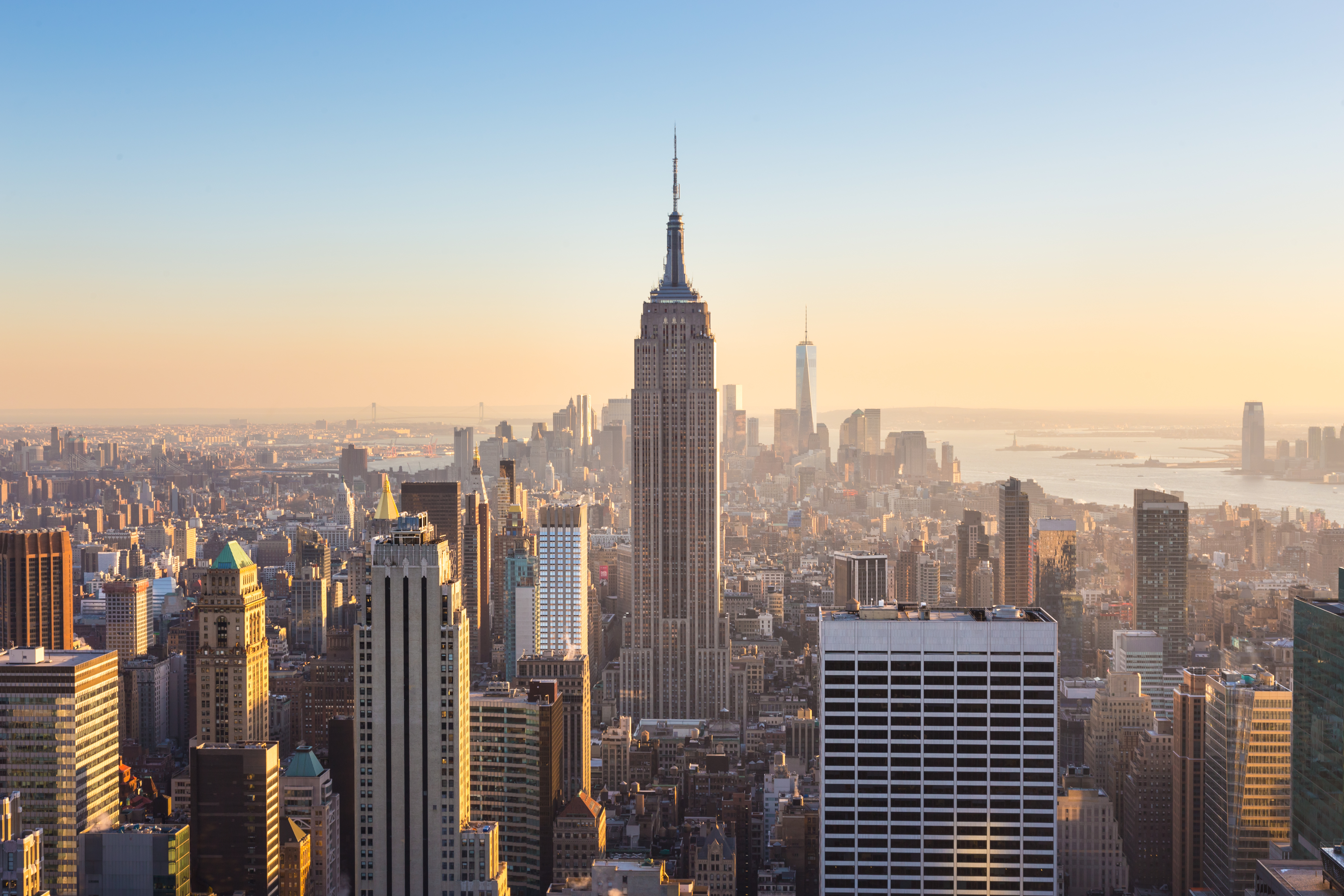 Discover the wonderful Midtown district in 10km! This route offers a healthy mix of trees, trade and entertainment, passing by Central Park, the Empire State Building, Madison Square Garden and much more!