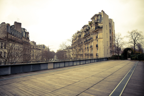 Need to get back to nature? This route will take you to the Coulée Verte promenade and then guide you through the historic Bastille area.