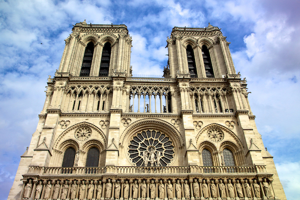 Who can resist the charm of Paris? Certainly not writers! Described time and time again in poems and novels, the home of the most legendary authors, Paris simply had to have its own literary tour!