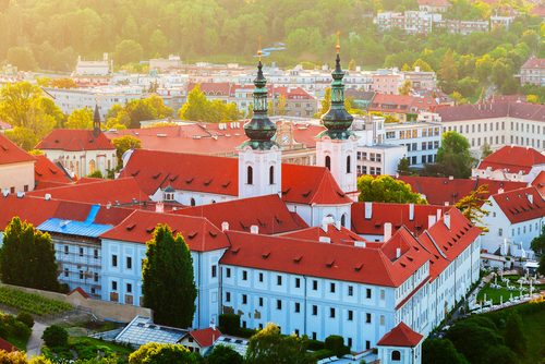 Ready for a route fit for a king or queen? Discover the iconic Prague Castle, the imposing Strahov Monastery, and the magnificent St. Nicholas Church, before stepping over the Deer Moat. 