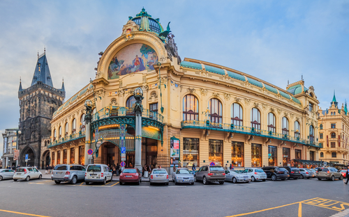 Prague has become one of Europe's most popular travel destinations, where chic cafés stand alongside old Gothic buildings. Discover the many wonderful sights that this city has to offer with this longer route, stretching from the historic Malá Strana to the modern Nové Město. 