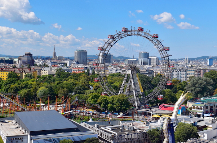 Explore the banks of the Danube Canal, from the original creations of the artist and architect Friedensreich Hundertwasser, to the tranquility of the Prater. 