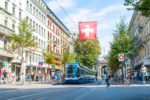 This route will lead you through three very different districts in Zurich: City, Langstrasse, and Sihlfeld. Want to know more? Follow the guide!