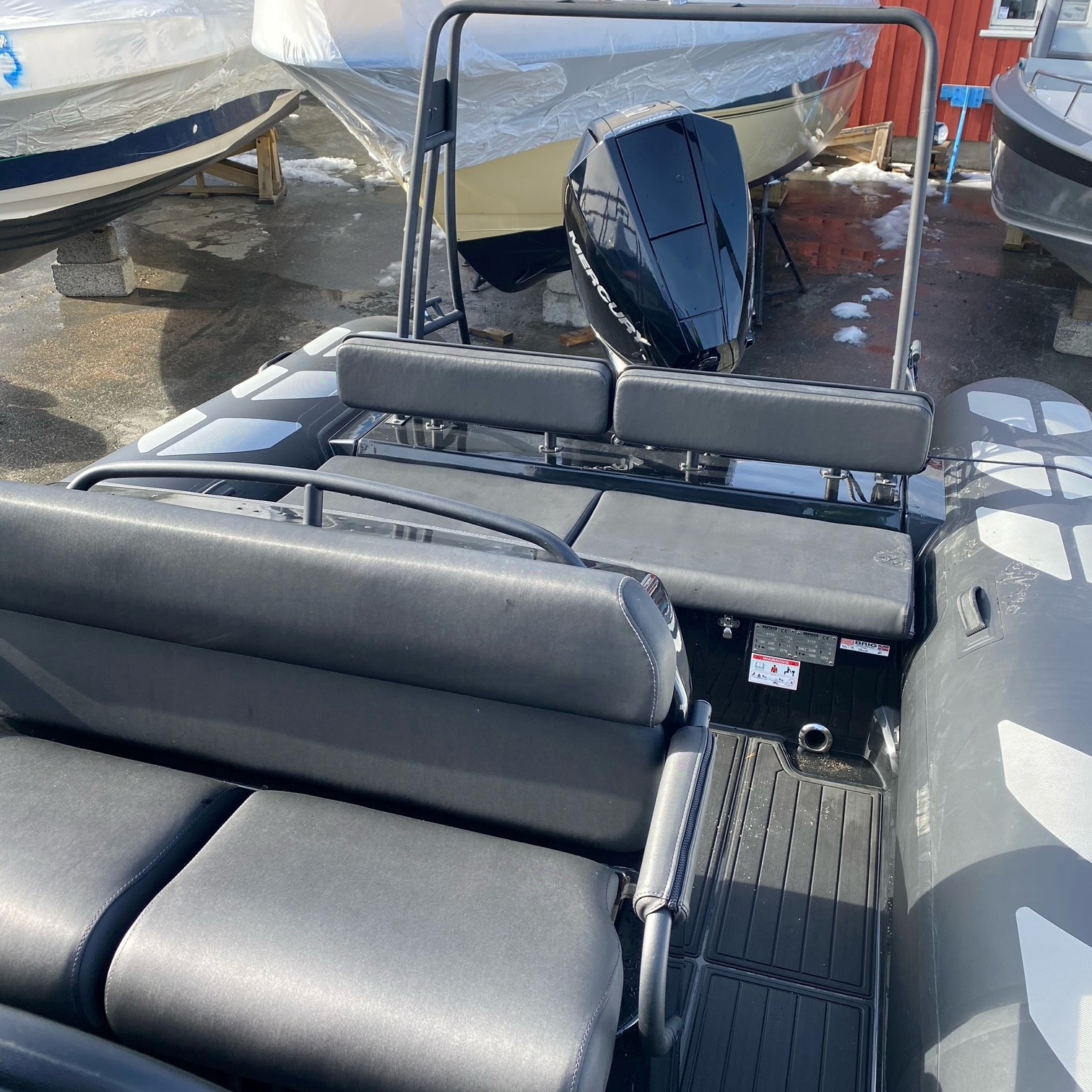 Brig Navigator 700, photo 3
