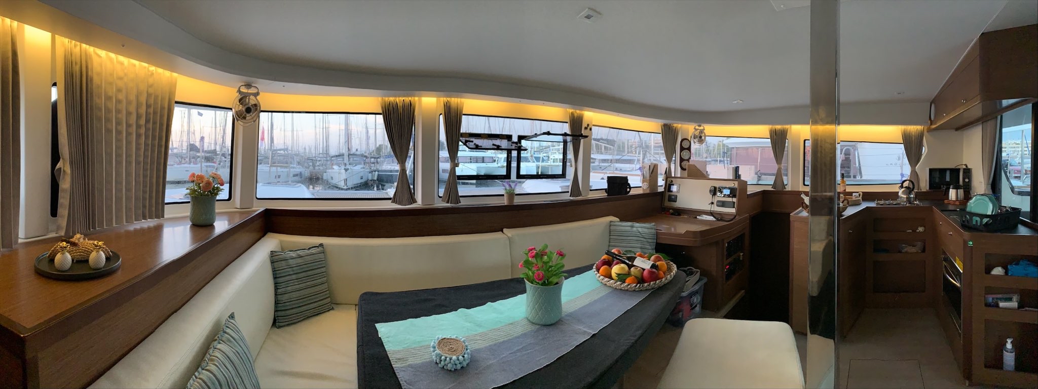 Lagoon 42 catamaran, photo 5
