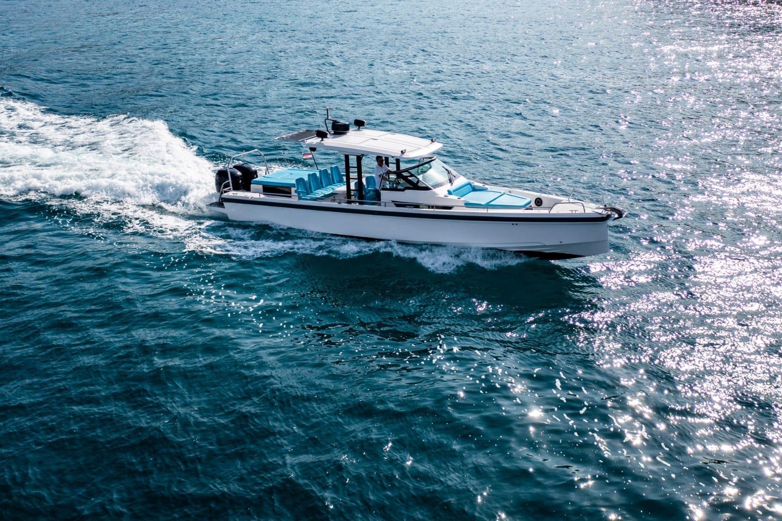 Axopar 37 T-Top, photo 1