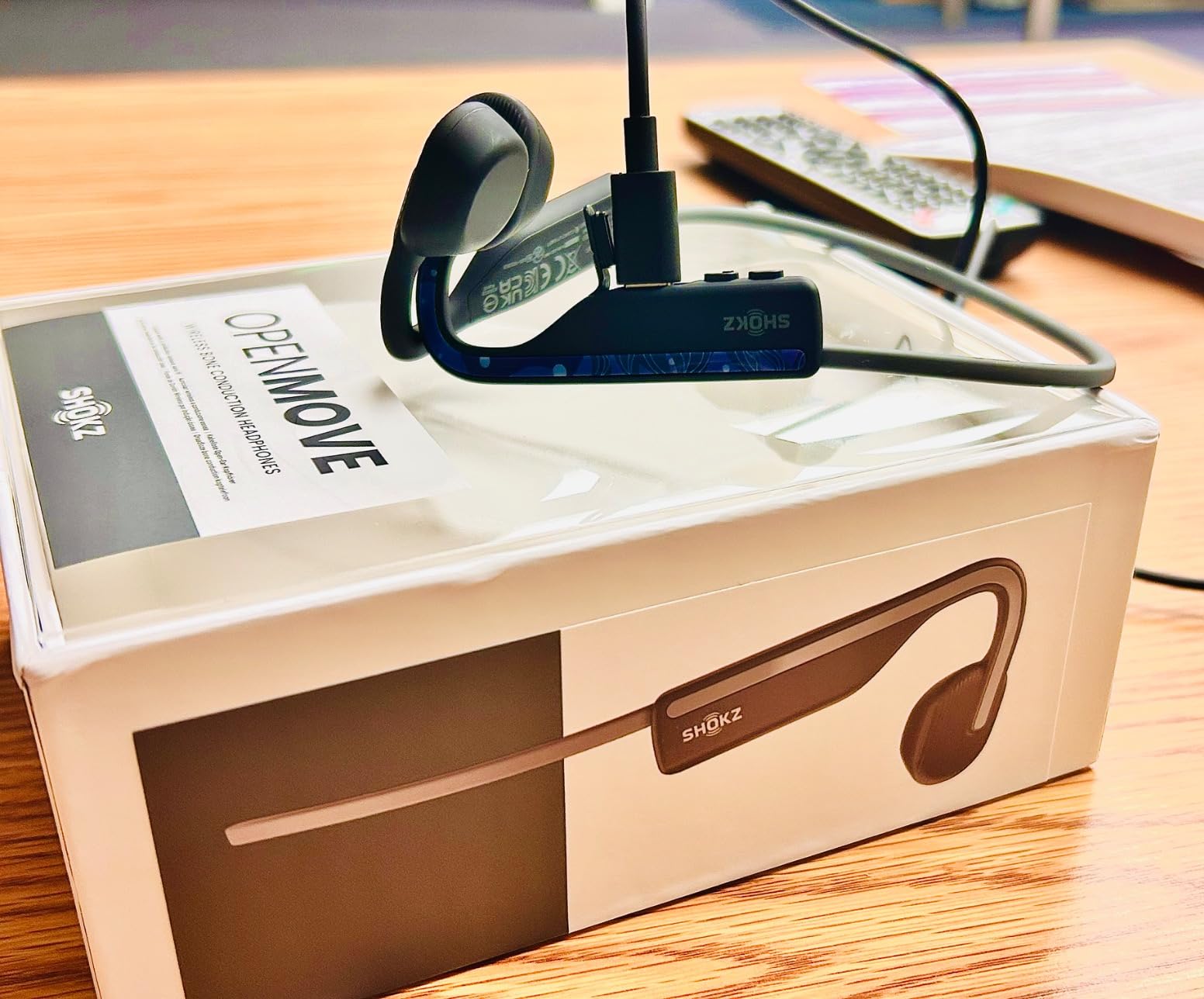 Tai nghe thể thao truyền dẫn xương Shokz Openmove S661, kết nối bluetooth 5.1, pin 6h, chống nước IP55, bảo hành 1 năm 11 Tai nghe thể thao truyền dẫn xương Shokz Openmove S661, kết nối bluetooth 5.1, pin 6h, chống nước IP55, bảo hành 1 năm 10