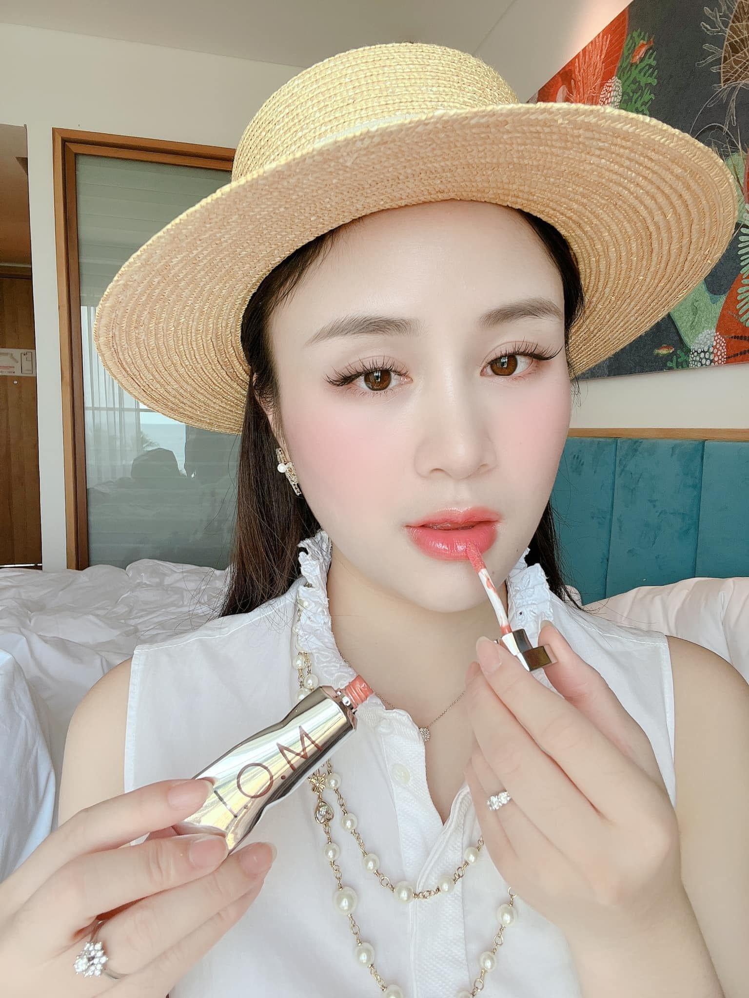 Thiết kế thời thượng – Chất son M.O.I Jelly Lipgloss phiên bản giới hạn 4.5g căng bóng nhẹ môi
