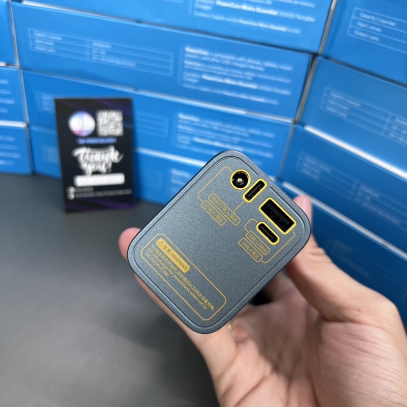 Pin sạc dự phòng trong suốt SHARGE STORM 2 liquid 25600mah hỗ trợ 100w với màn hình LED hiển thị chi tiết 19 Pin sạc dự phòng trong suốt SHARGE STORM 2 liquid 25600mah hỗ trợ 100w với màn hình LED hiển thị chi tiết 18