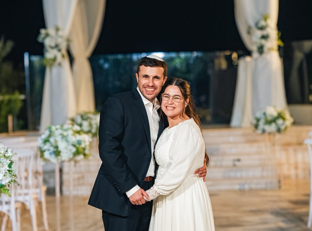״כל פעם אחד מאיתנו כבר יצא עם מישהו אחר... עד שסוף סוף שנינו היינו פנויים!״ 🩷