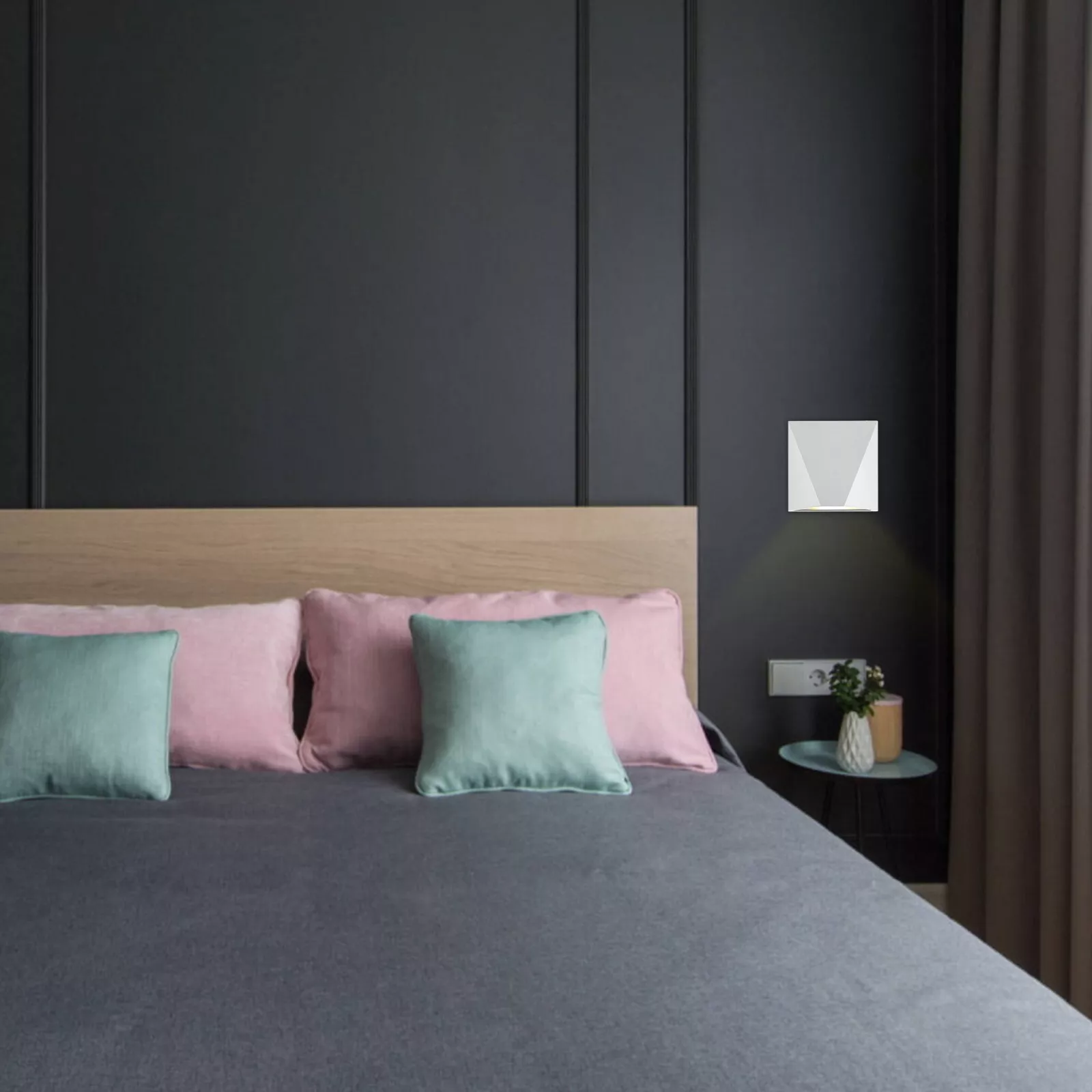 Simple and Contemporary Wall Light