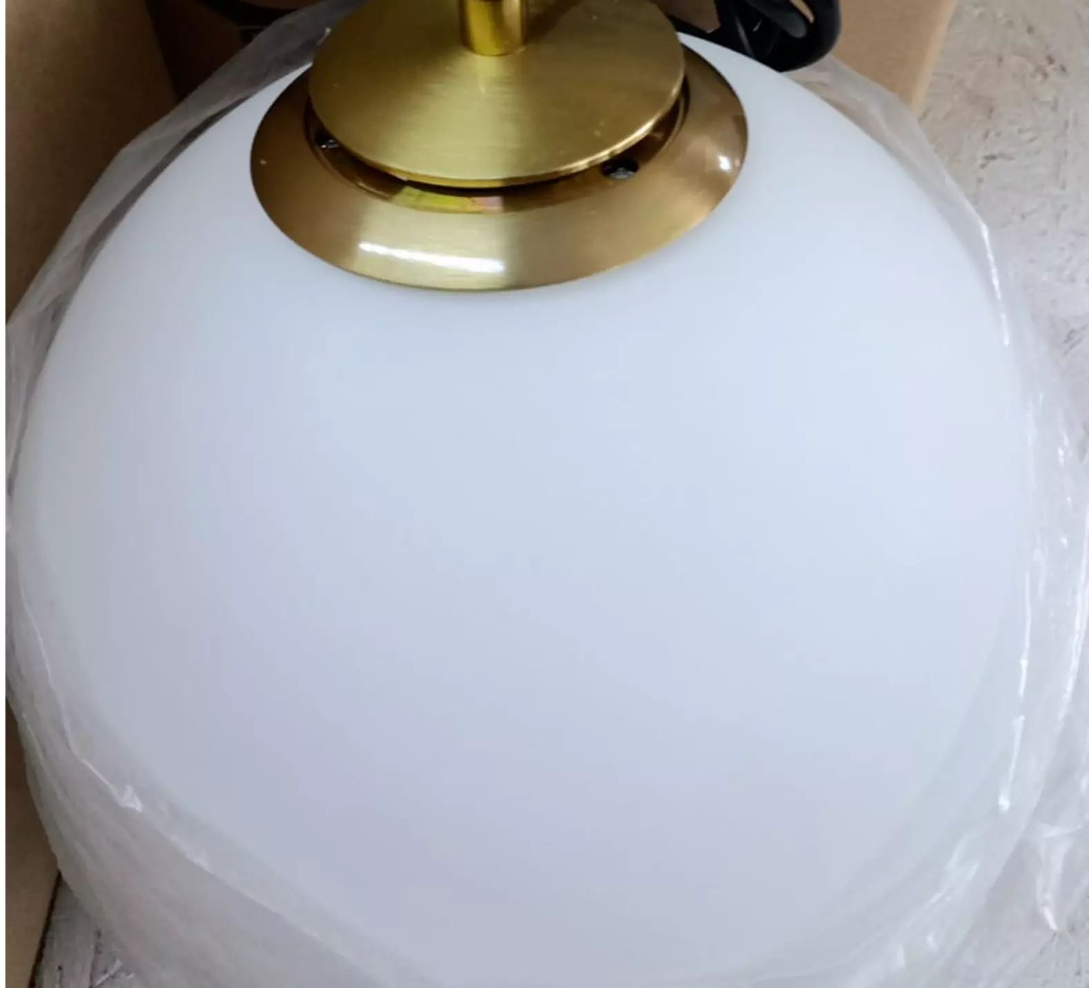 Sphere ceramic pendant light
