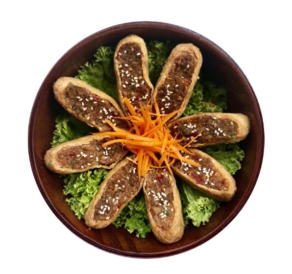 Inari cauliflower with mushroom and pickled vegetables