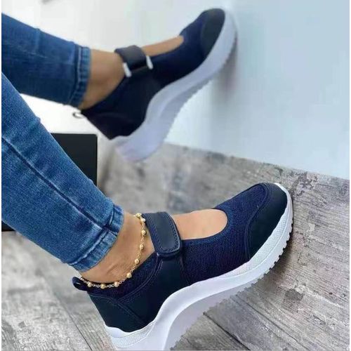 ladies sport shoe