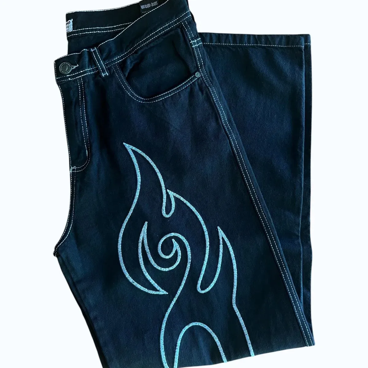 Pantalón baggy con bordado