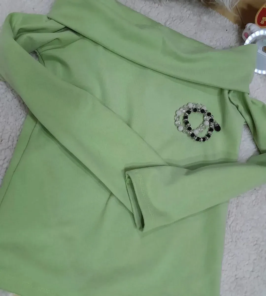 REMERA CUELLO BOTE