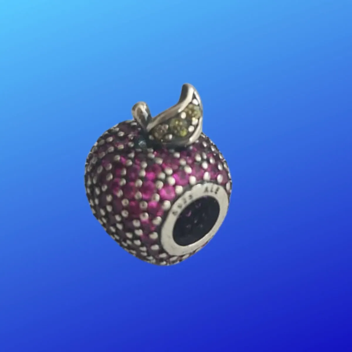 🍎 Charm Manzana con piedras – Plata 925