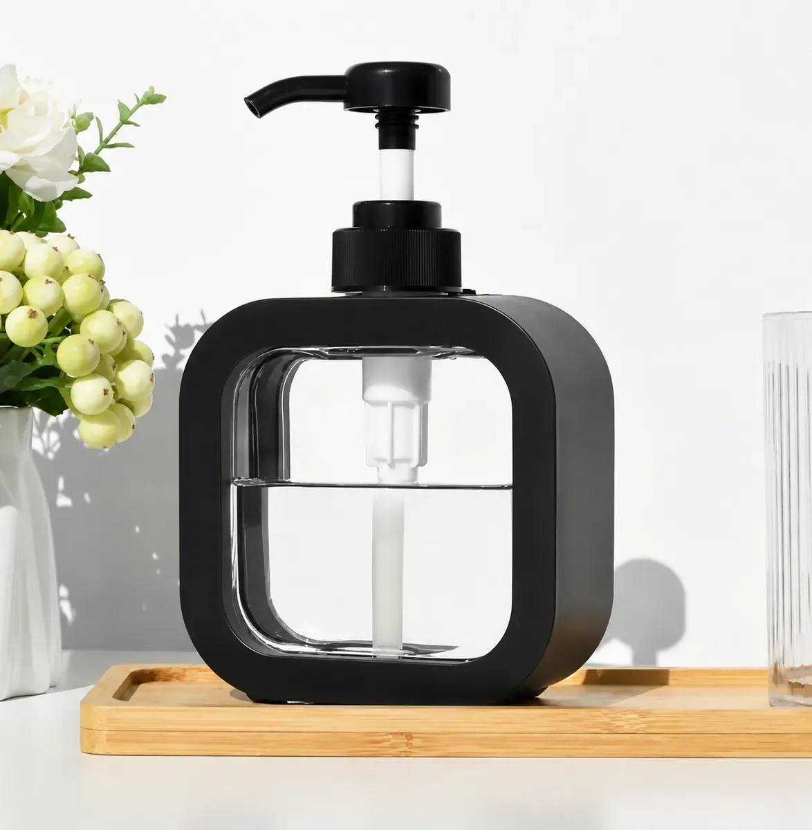 Product gallery ce570e3a-d782-441d-8ed3-80394fb36b88-048-dispenser-jabon-500-ml.png