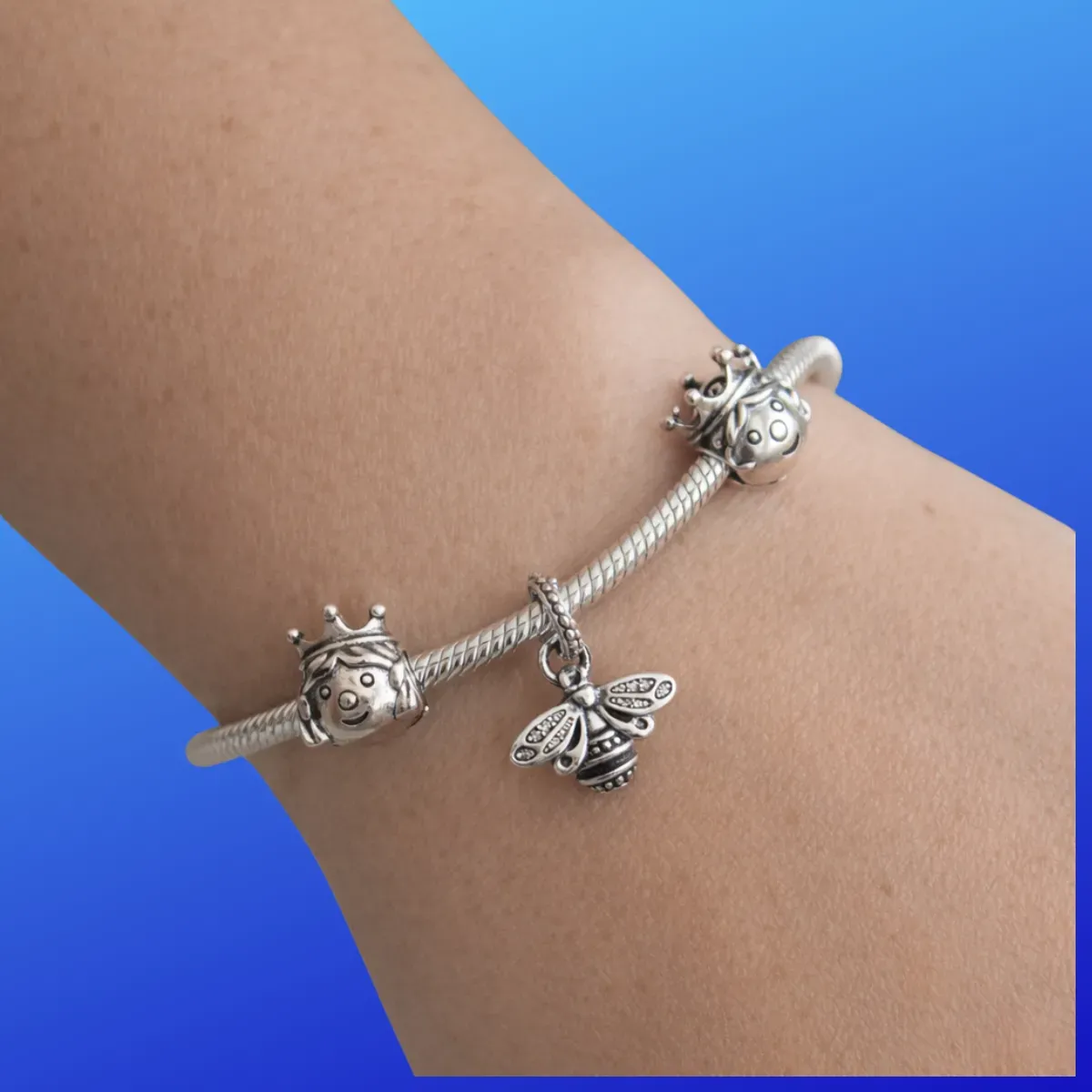 Product gallery f1867c79-a983-4cc4-8f5b-0bb8b558d239-rey Reina Abeja 2.png
