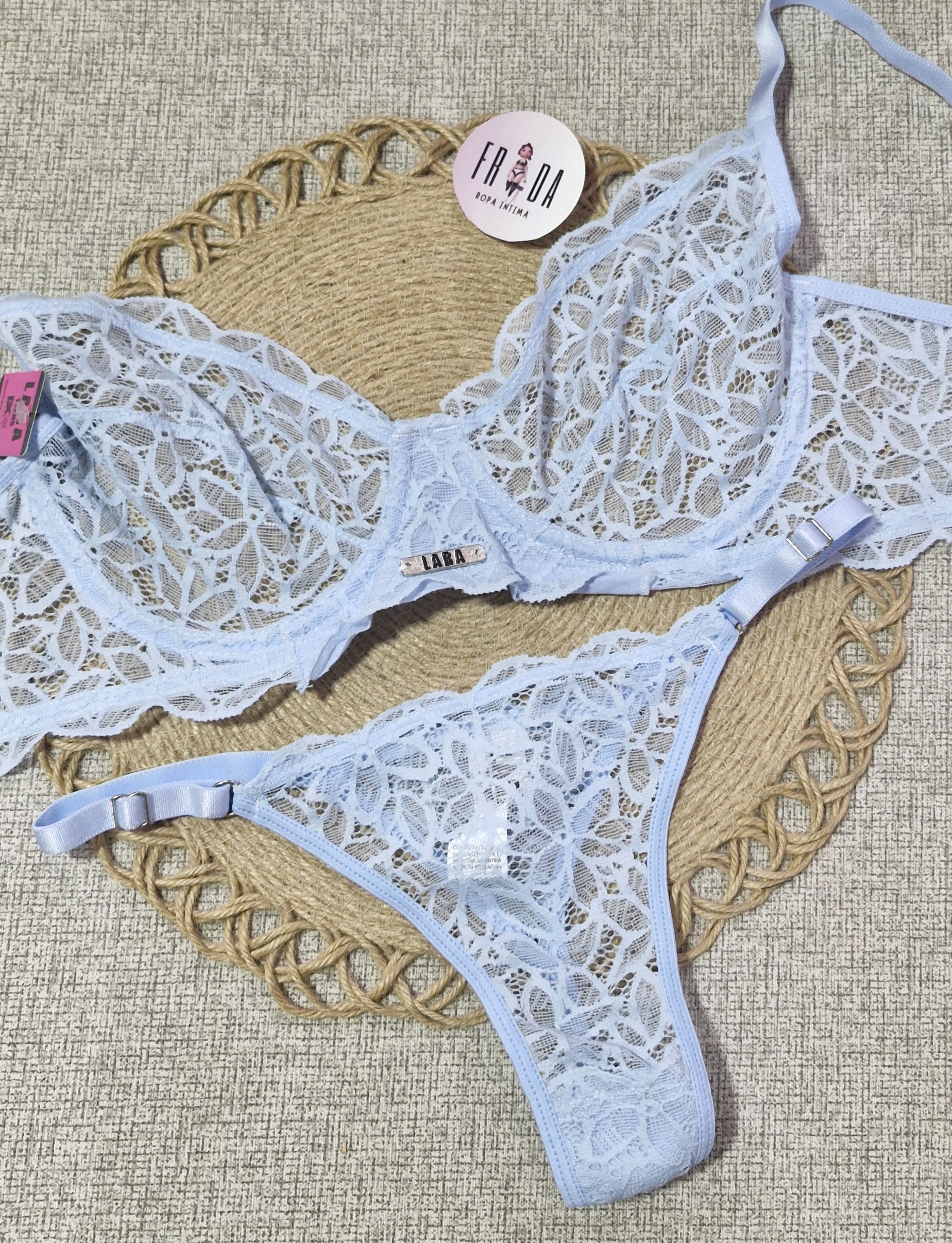 Conjunto con aro y encaje