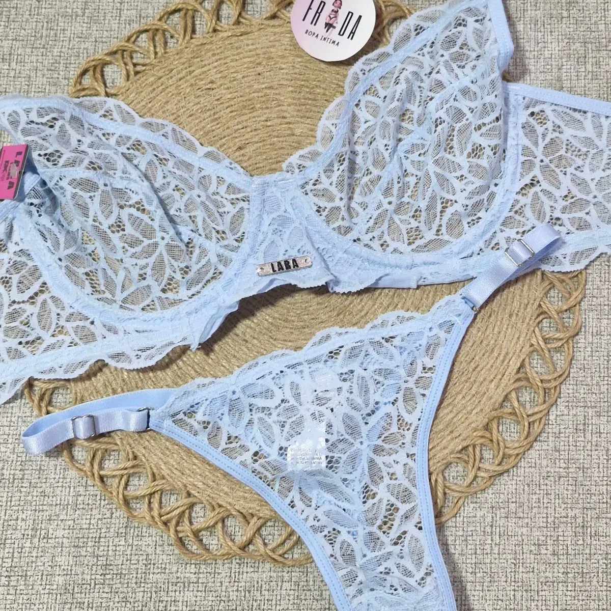 Conjunto con aro y encaje
