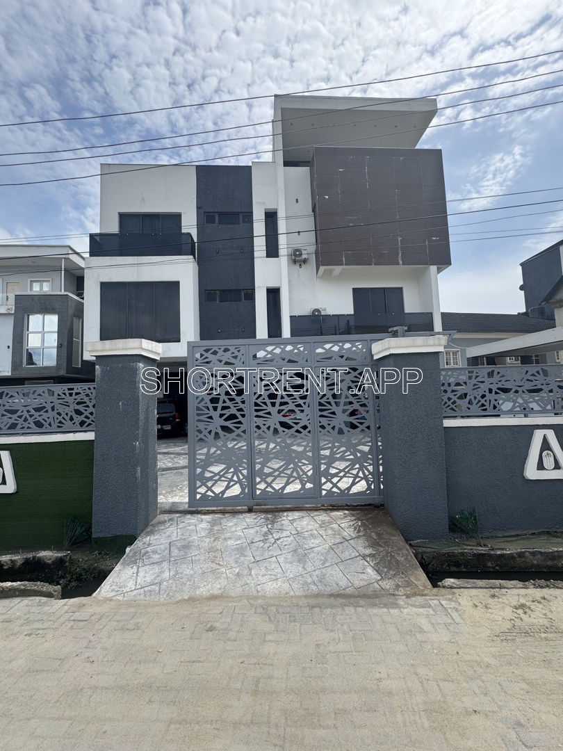 SPECIAL TWO BEDROOM SHORTLET WITH SNOOKER AT IKATE