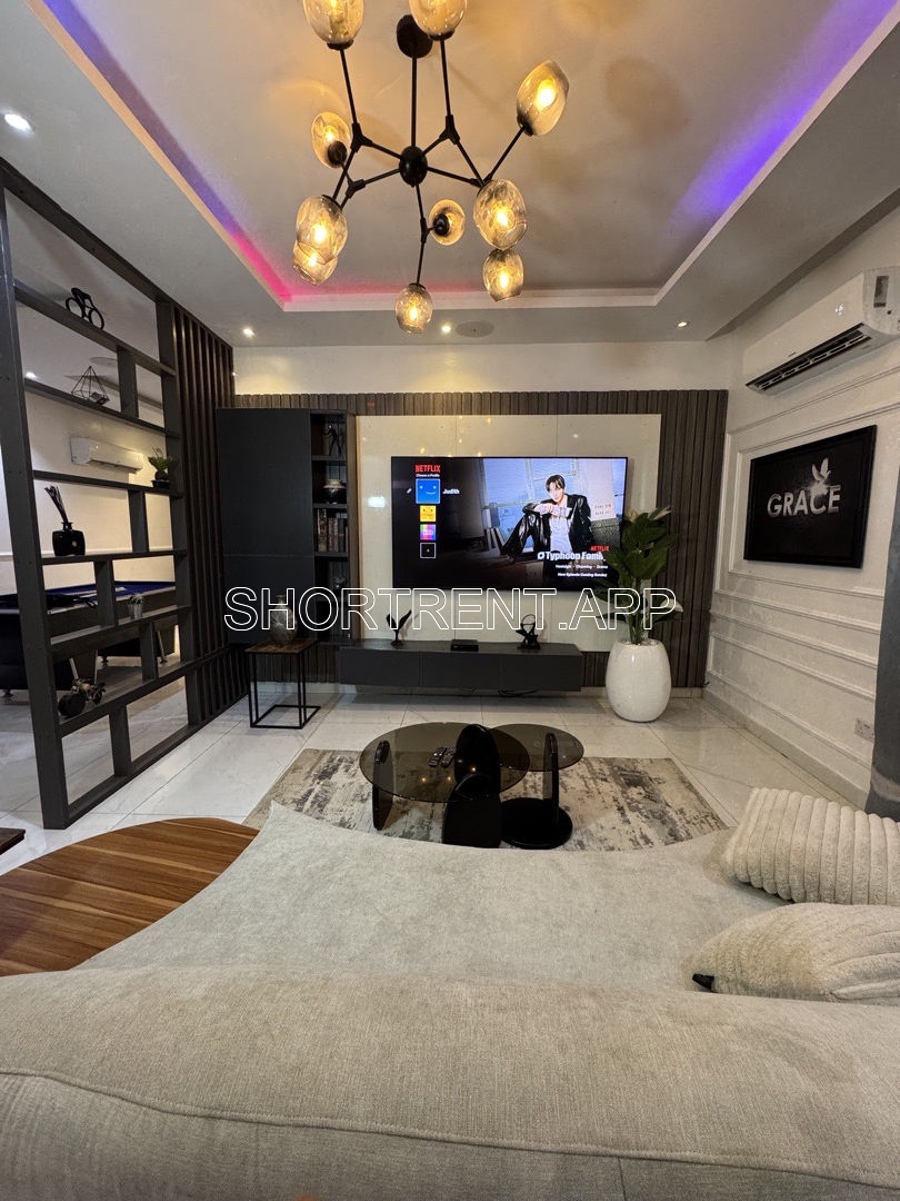 LUXURY TWO BEDROOM SHORTLET AT LEKKI