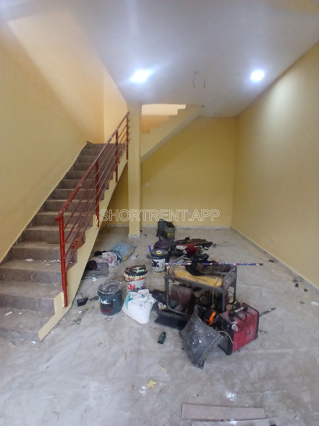 spacious warehouse available for rent