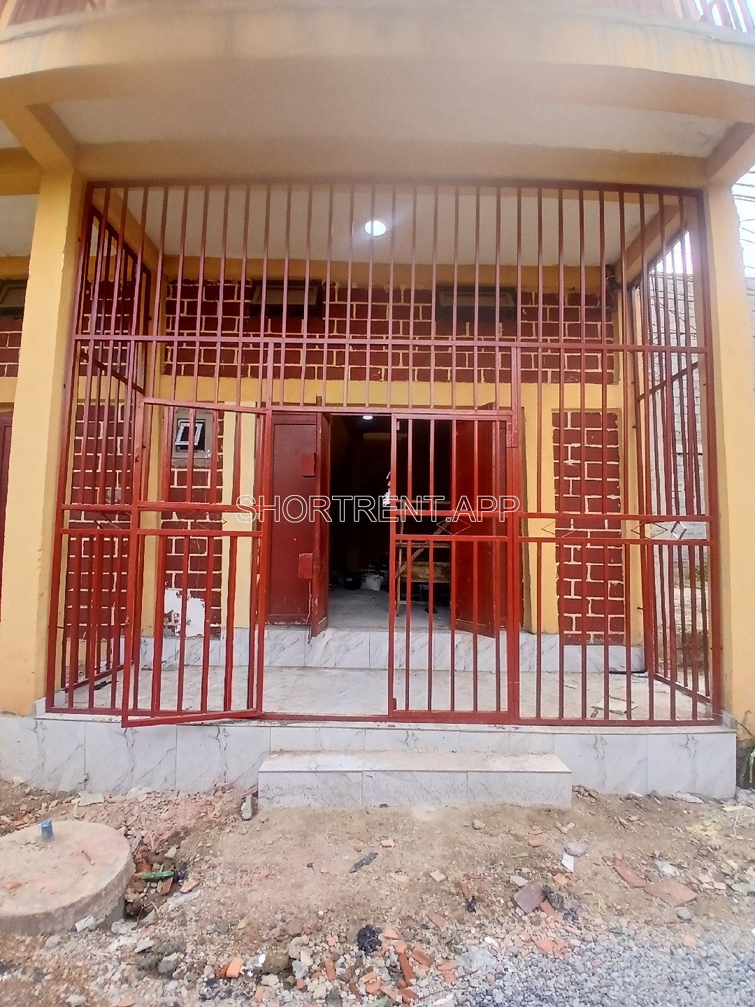 spacious warehouse available for rent