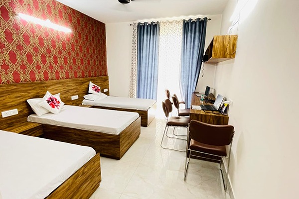 Annapurna hostel, Noida