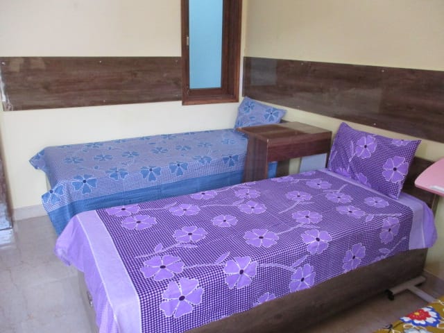 Obera Girls PG, Delhi