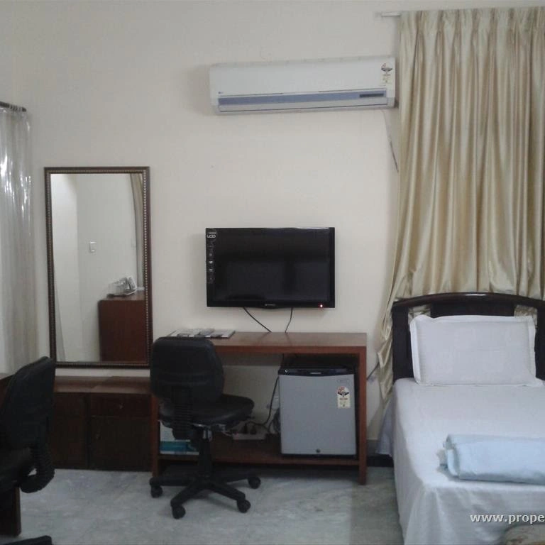 Adhira PG, Thane