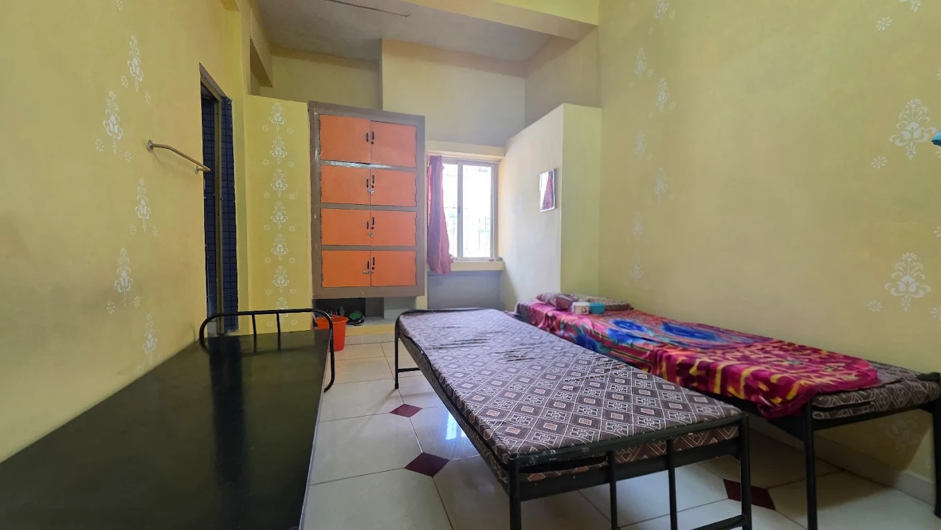  Ponytail Women's PG & Hostel, Chennai
