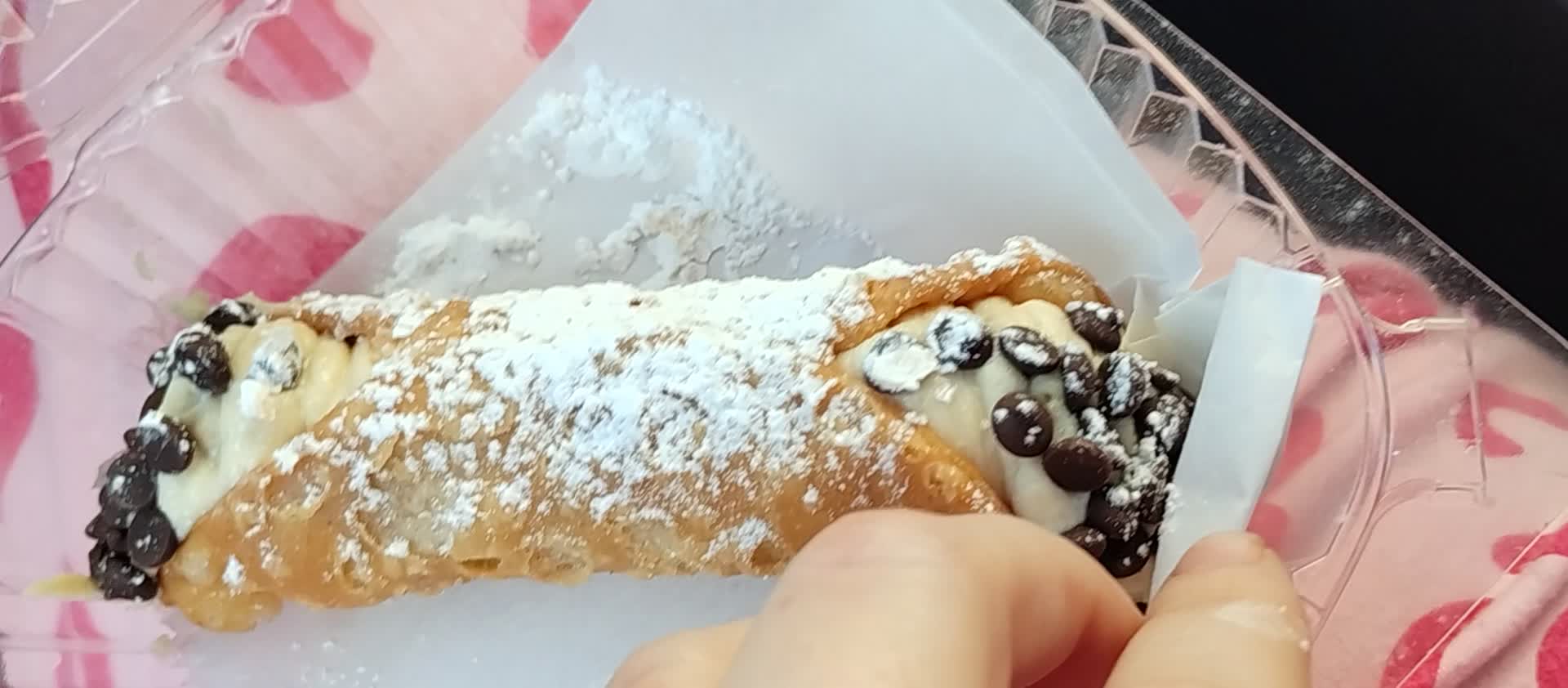 Vegan cannoli #vegan #dessert #cannoli