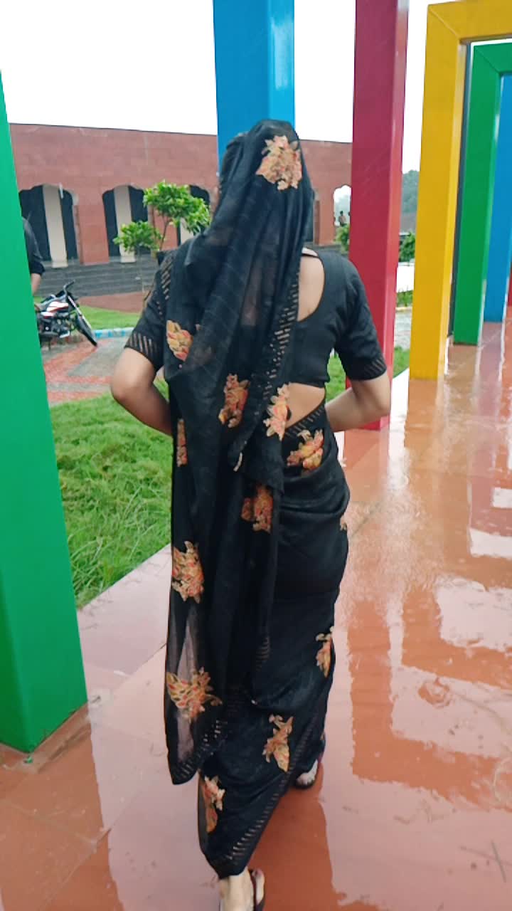 बारिश में घूम रहे हैं 😊❤️