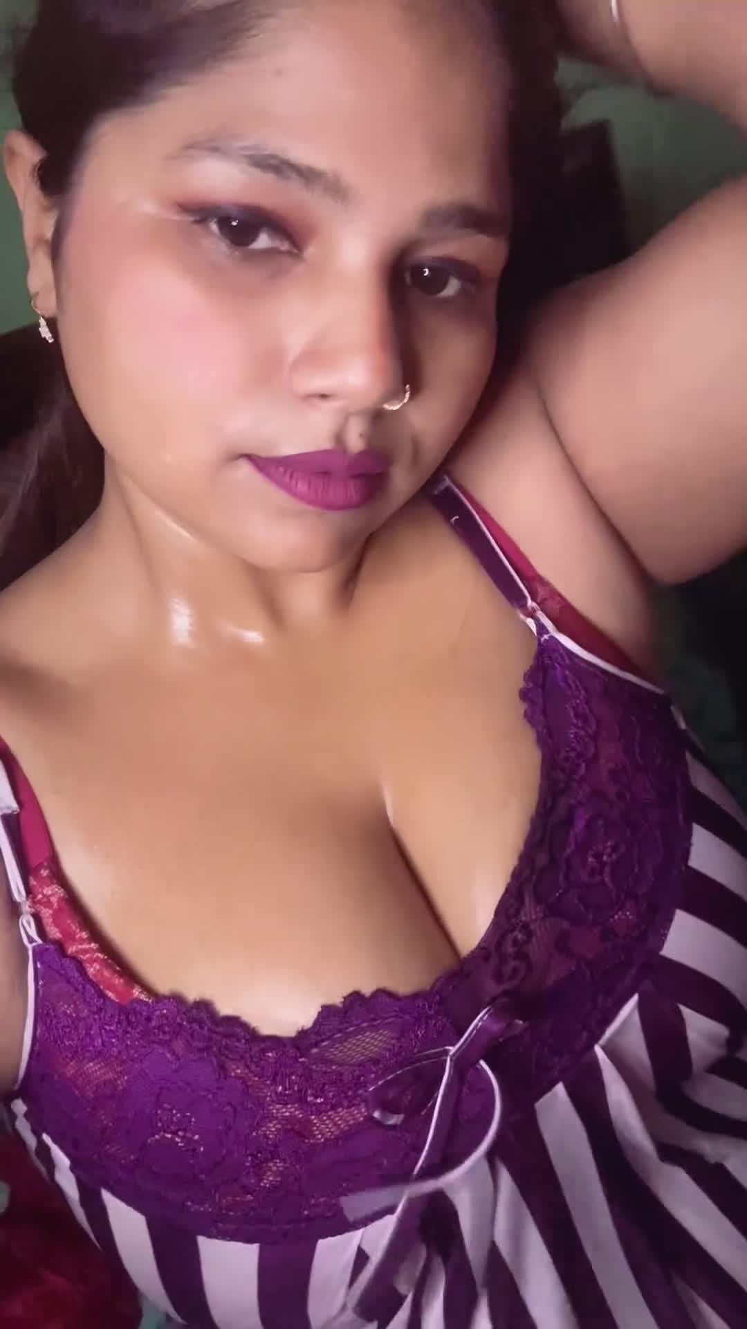 Am I Hot 👄👄👄💞💞💞