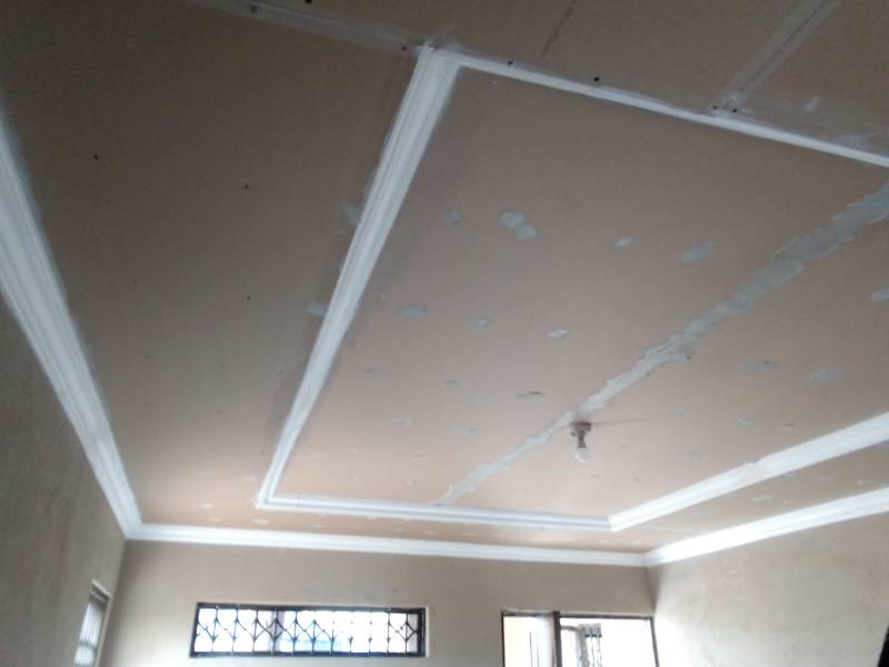Kitchen units, plasma stands and ceilings