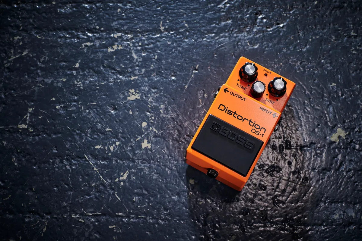 BOSS DISTORTION (DS-1) 2