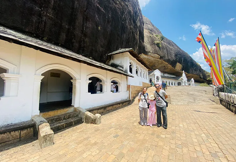 dambulla-cave-temple-sri-lanka-3