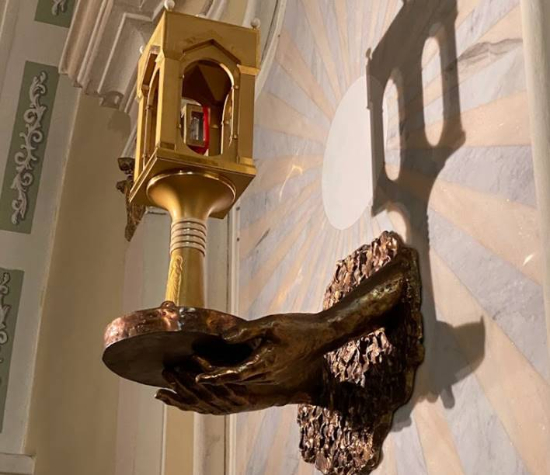 Sorceress Apologizes to the Pope