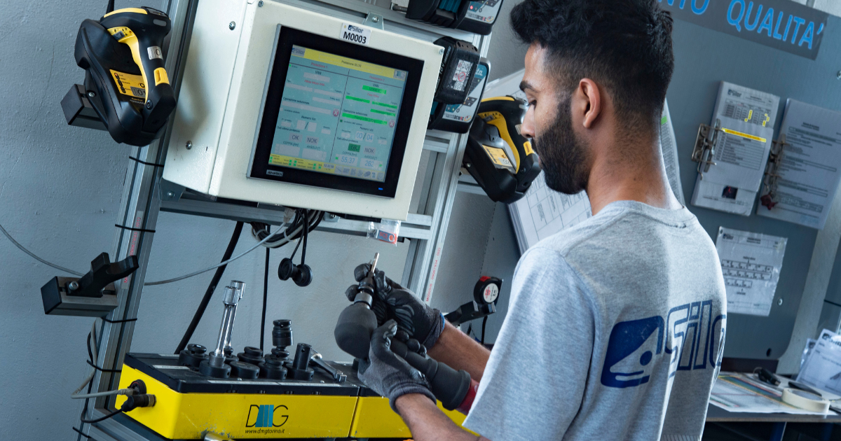 Foto di un tecnico Silor al lavoro