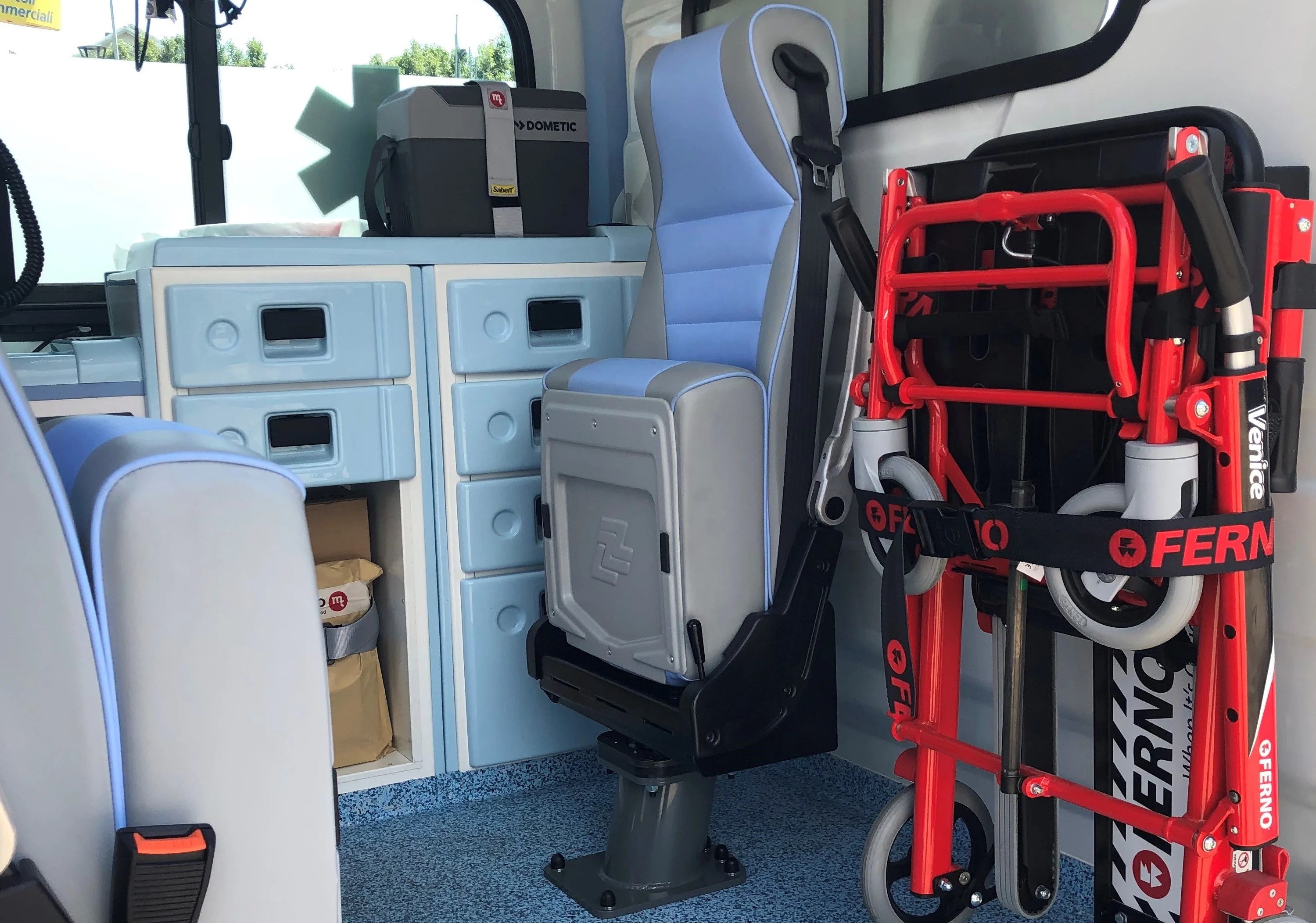 Sedile per equipaggio in un'ambulanza allestita da Silor